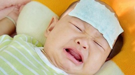 Trẻ bị sốt khi mọc răng: Những điều bố mẹ cần biết