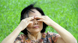 Trị mất ngủ, đau đầu, chóng mặt, suy giảm trí nhớ, đau mỏi vai gáy, tê bì chân tay bằng bài thuốc hoạt huyết Đông y thế hệ 2 kì diệu
