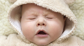 Mách mẹ mẹo giúp thông mũi khi trẻ bị ngạt mũi khi ngủ