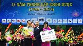 Quỹ học bổng Nhất Nhất trao tặng cho Đại học Y Dược Huế.