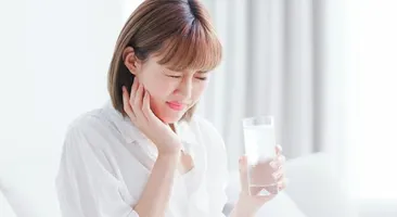 Ê buốt răng uống thuốc gì? Cách chăm sóc răng bị ê buốt