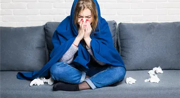 Người bị cảm lạnh nên làm gì để mau khỏi?