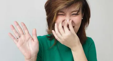 Mùi hôi vùng kín khiến bạn mất tự tin? Có cách khắc phục!