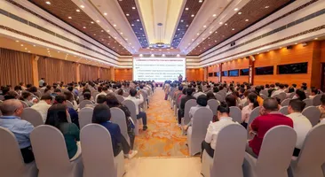 Nhất Nhất báo cáo tại Hội nghị khoa học toàn quốc chuyên ngành đột quỵ