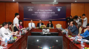 Nhất Nhất trao thưởng cho kỳ thủ Nguyễn Anh Khôi