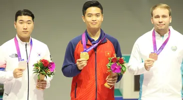 Nhất Nhất trao thưởng cho các HLV, VĐV xuất sắc tại ASIAD 19