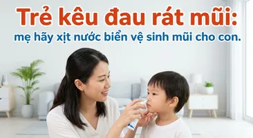 Trẻ kêu đau rát mũi: mẹ hãy xịt nước biển vệ sinh mũi cho con