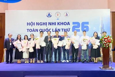 Nhất Nhất gặp gỡ cộng đồng y tế tại Hội nghị Nhi khoa toàn quốc lần thứ 26