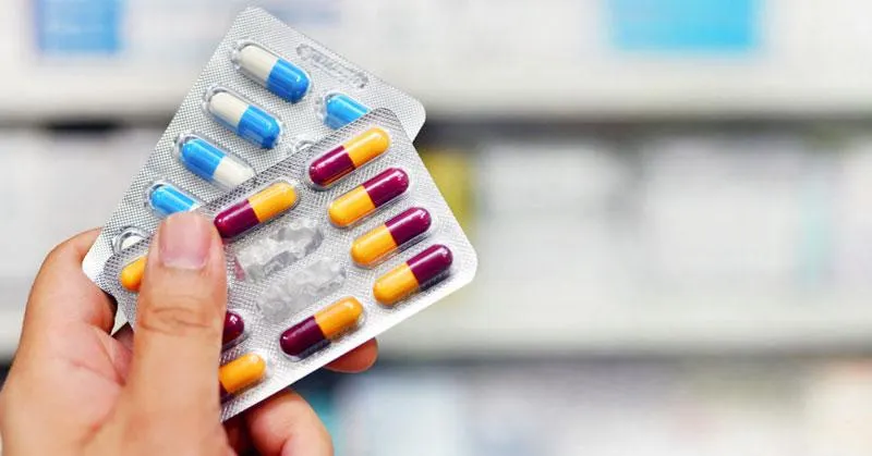 Đau dạ dày cần điều trị bằng nhiều loại thuốc