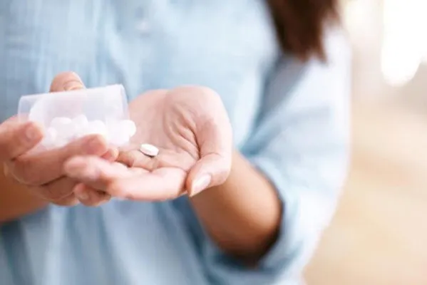 Dùng viên uống chứa kẽm vừa đơn giản vừa tiện lợi