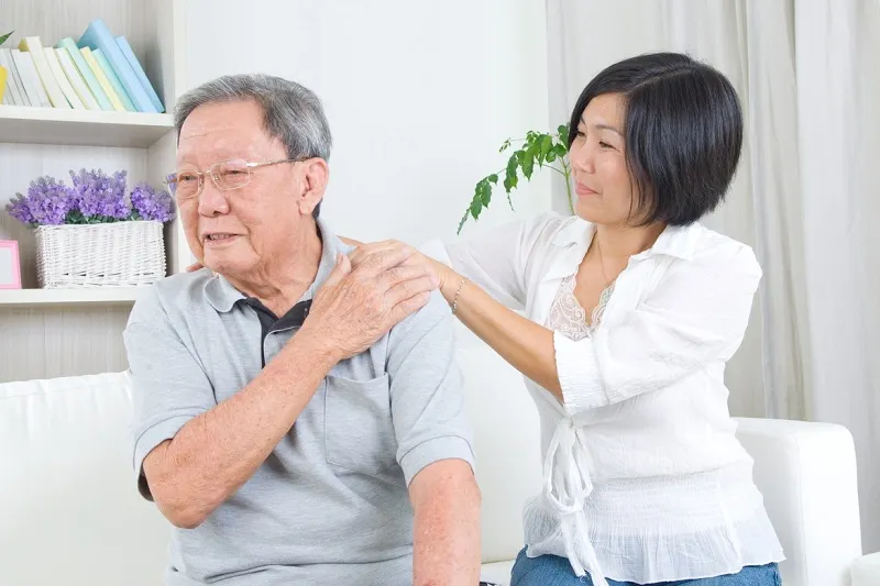 bị thoái hóa cột sống thắt lưng