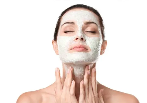 Có nhiều cách tẩy da chết khác nhau cả cơ học và hóa chất